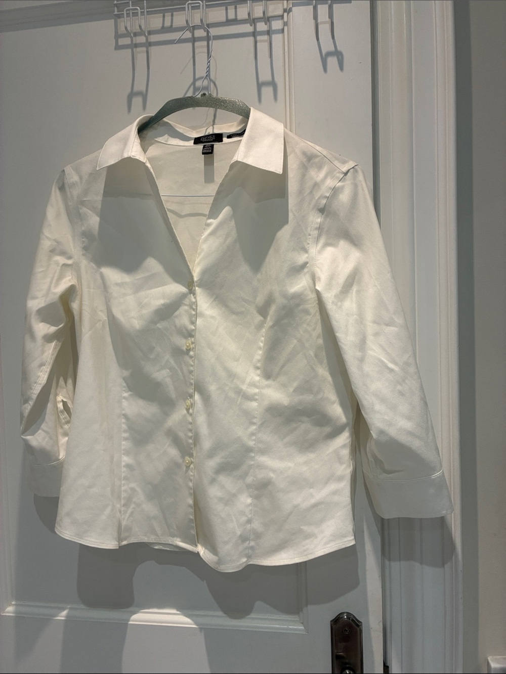 JONES NEW YORK SIGNATURE Off-White Easy Care Button Front Shirt Size M ⭐️